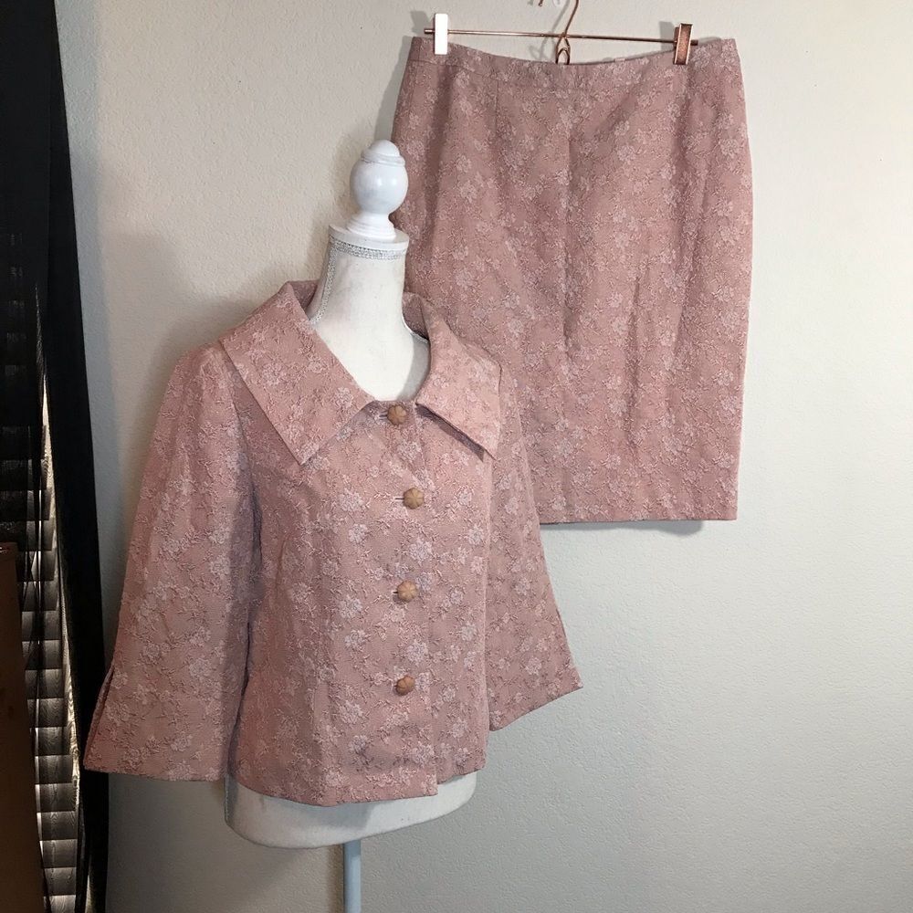 Embroidered metallic knit set